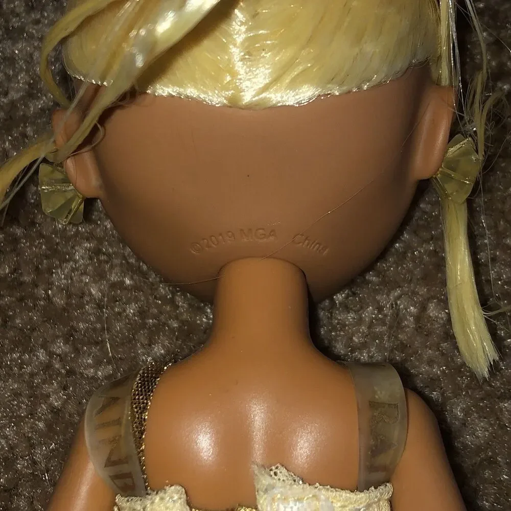 Rainbow High Sunny Madison Series 1 Fashion Doll Yellow Hair Dress Green Eyes